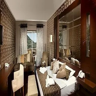 Hawthorn-karaca Hotel