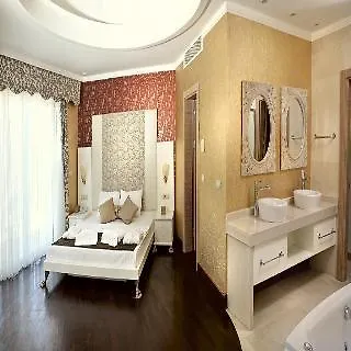 Hawthorn-karaca Hotel